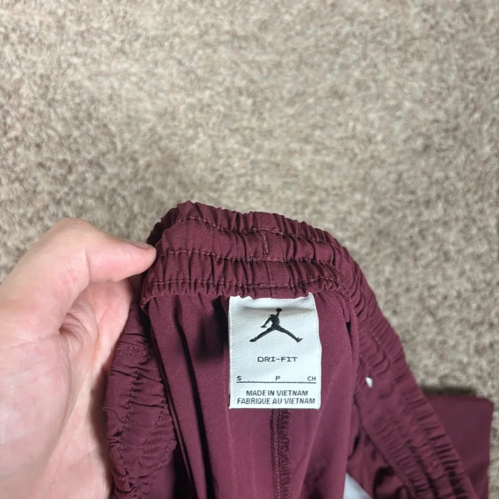 Jordan Dri-FIT Sport Woven Cargo Pants Burgundy Mens Small FB4659-681 Joggers